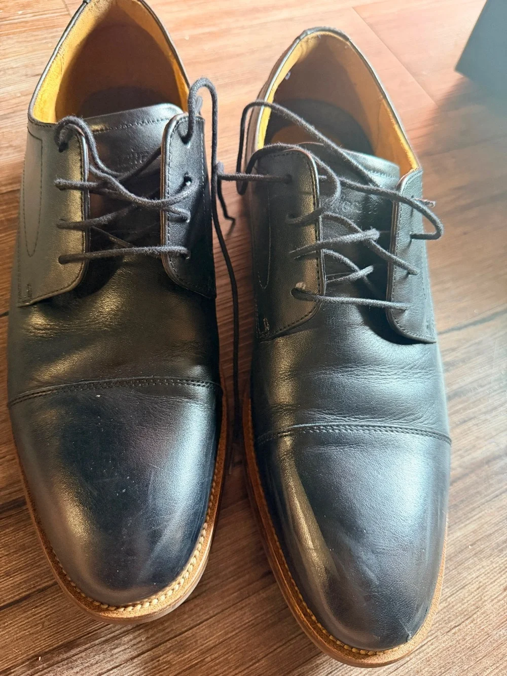Classic Black Men's Cap-Toe Dress Shoes aldo